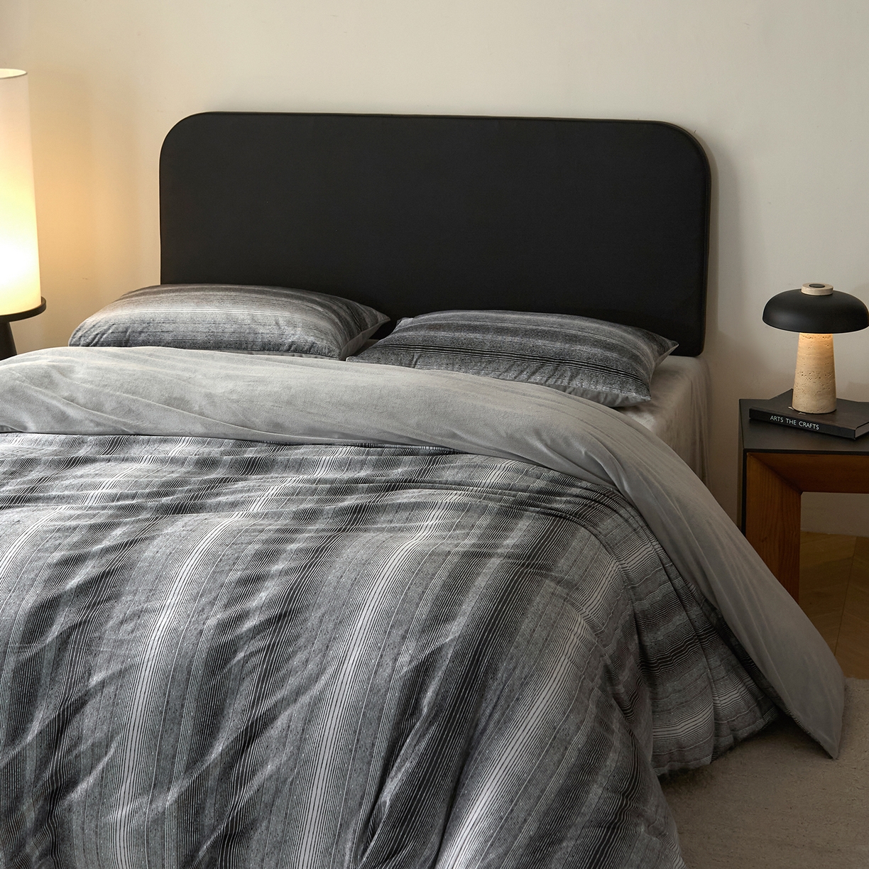 91家纺网 家纺一手货源 找家纺 （总）ONE TWO ONE 121 【德芙绒】【总共有21个颜色陆续上新】2025秋冬新款牛奶绒德芙绒宝宝绒婴儿绒短毛绒四件套-漫步地球