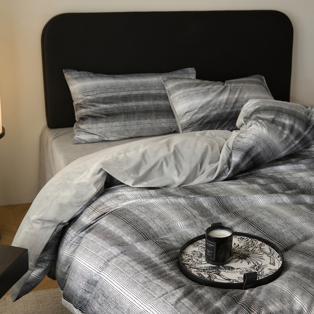 91家纺网 家纺一手货源 找家纺 （总）ONE TWO ONE 121 【德芙绒】【总共有21个颜色陆续上新】2025秋冬新款牛奶绒德芙绒宝宝绒婴儿绒短毛绒四件套-漫步地球