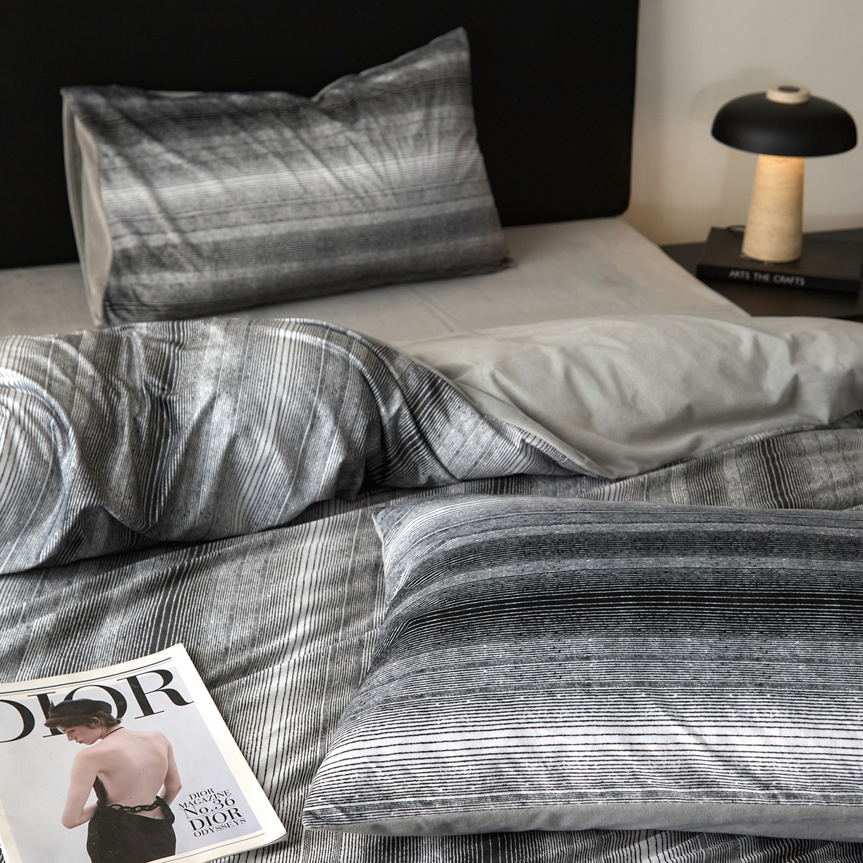 91家纺网 家纺一手货源 找家纺 （总）ONE TWO ONE 121 【德芙绒】【总共有21个颜色陆续上新】2025秋冬新款牛奶绒德芙绒宝宝绒婴儿绒短毛绒四件套-漫步地球