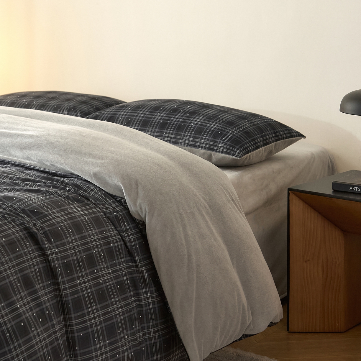 91家纺网 家纺一手货源 找家纺 （总）ONE TWO ONE 121 【德芙绒】【总共有21个颜色 陆续上新】2025秋冬新款牛奶绒德芙绒宝宝绒 婴儿绒短毛绒四件套-纬渡