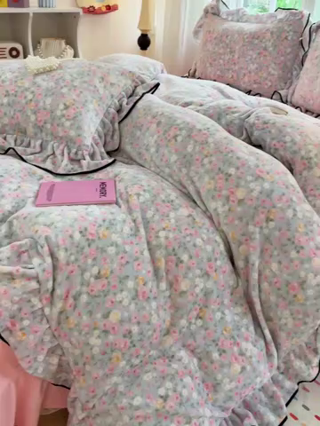 91家纺网 家纺一手货源 找家纺 梦莱斯 2025新款加厚保暖双面牛奶绒四件套-黑色花边款 春不晚