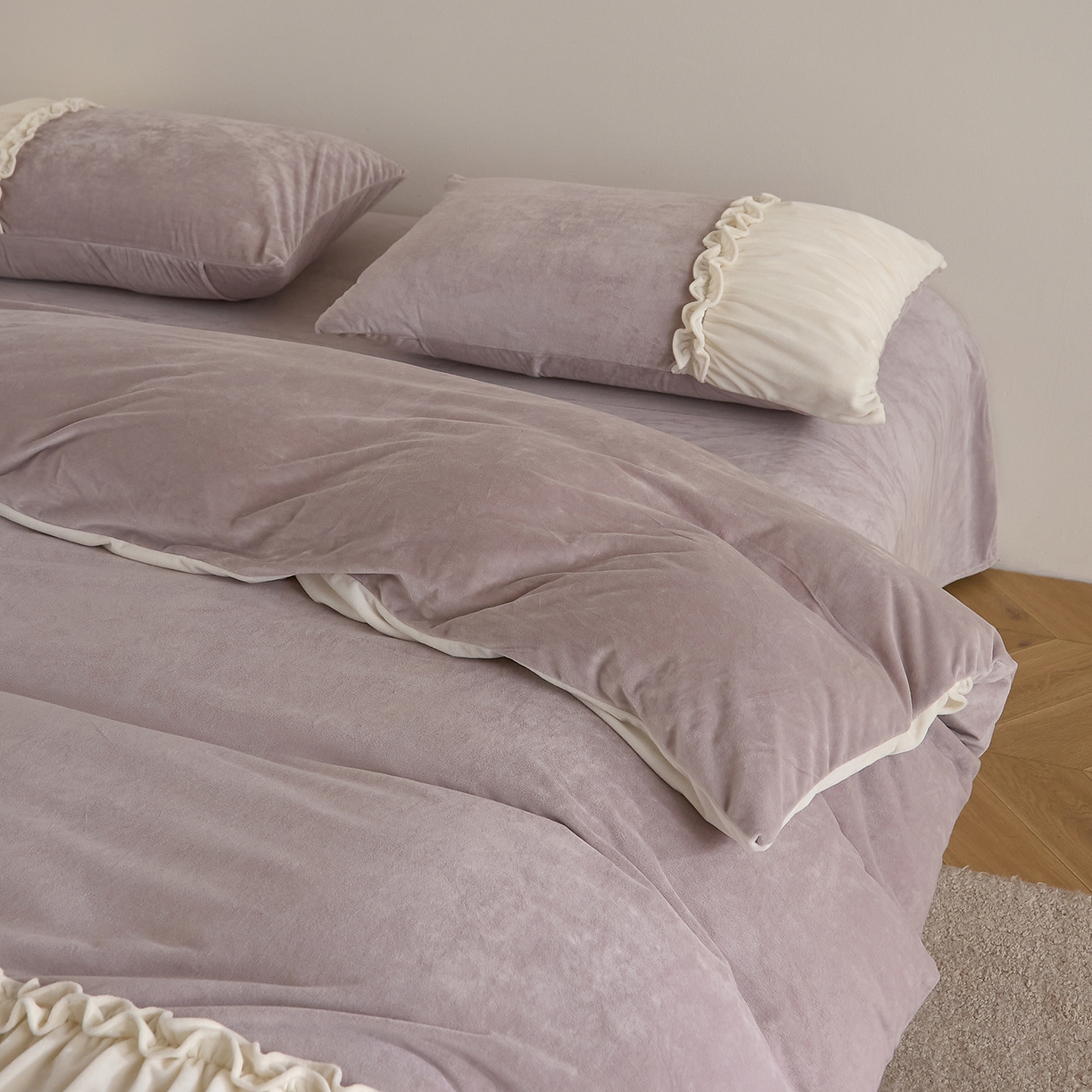 91家纺网 家纺一手货源 找家纺 （总）ONE TWO ONE 121 【德芙绒】  2025秋冬新款牛奶绒 德芙绒宝宝绒 婴儿绒短毛绒四件套床单被套-安妮