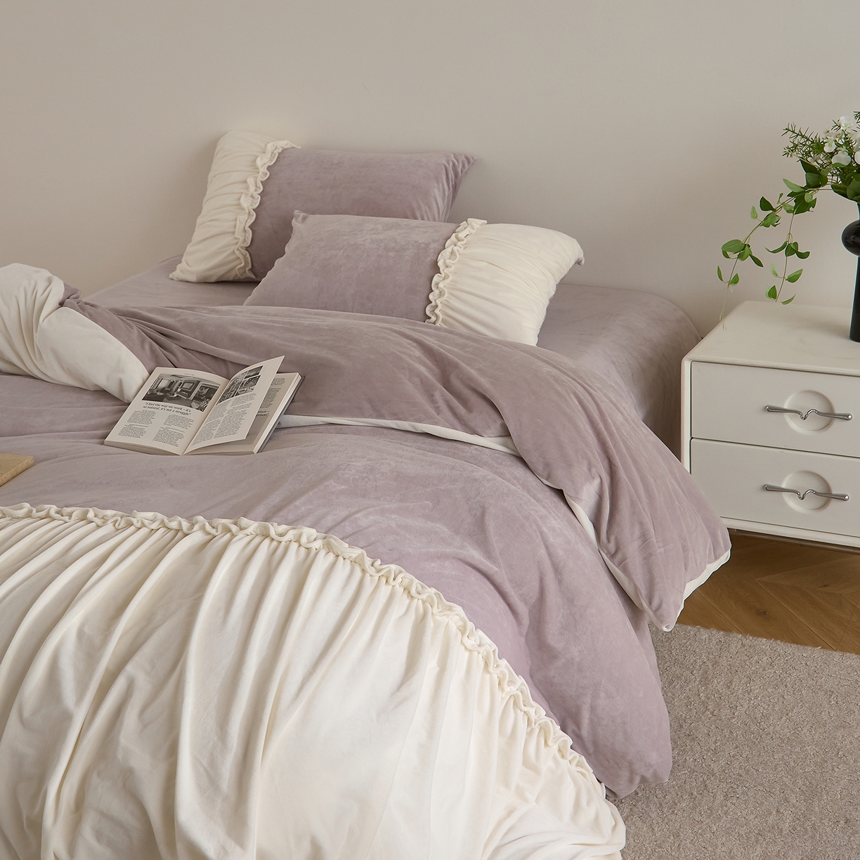 91家纺网 家纺一手货源 找家纺 ONE TWO ONE 121 【德芙绒】  2025秋冬新款牛奶绒 德芙绒宝宝绒 婴儿绒短毛绒四件套床单被套-安妮 安妮-紫