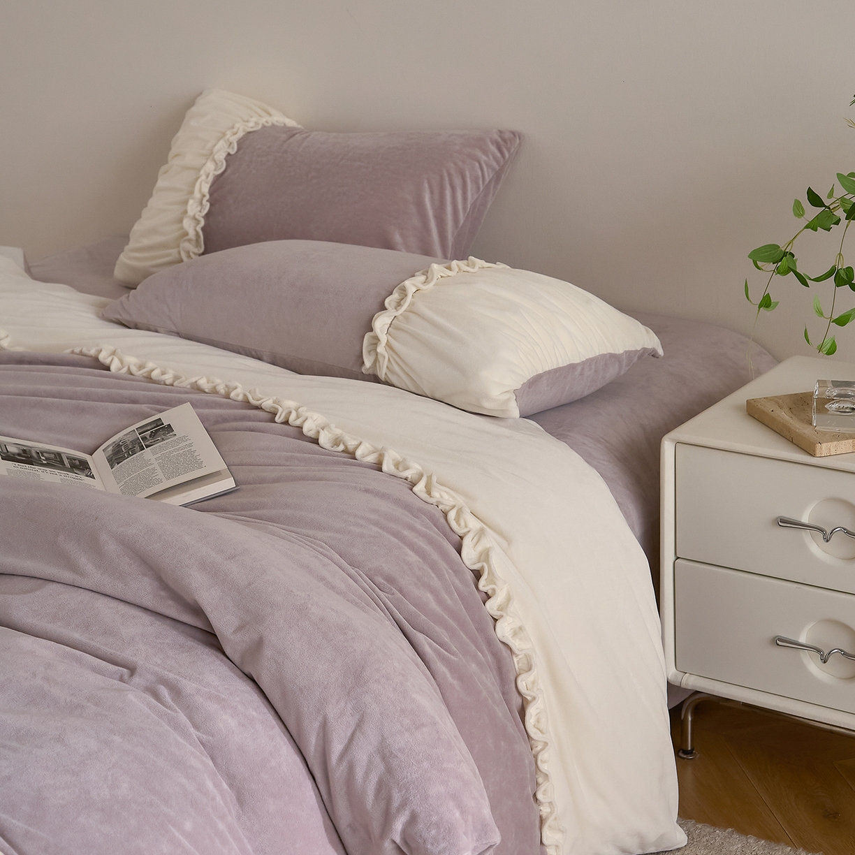 91家纺网 家纺一手货源 找家纺 ONE TWO ONE 121 【德芙绒】  2025秋冬新款牛奶绒 德芙绒宝宝绒 婴儿绒短毛绒四件套床单被套-安妮 安妮-紫