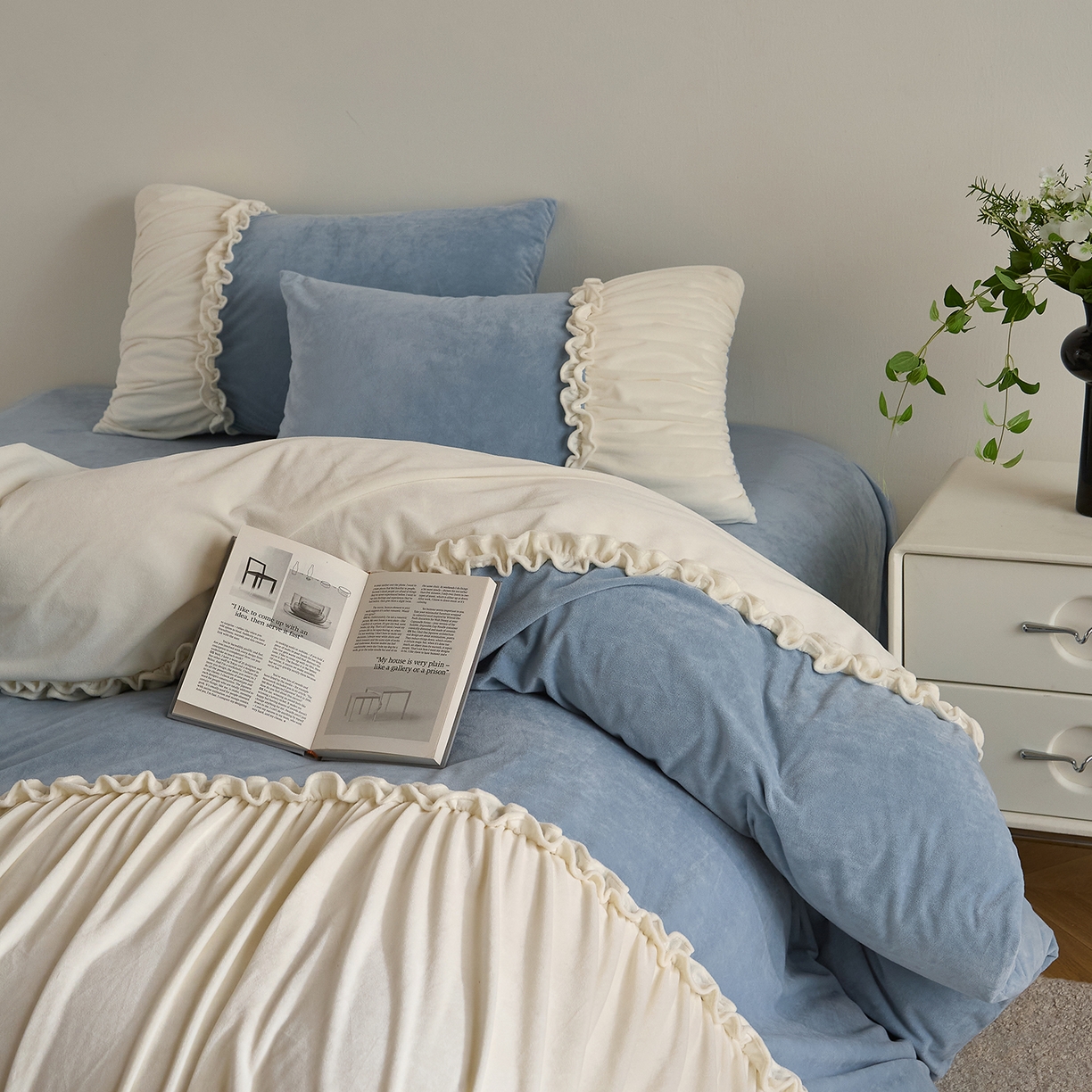 91家纺网 家纺一手货源 找家纺 ONE TWO ONE 121 【德芙绒】  2025秋冬新款牛奶绒 德芙绒宝宝绒 婴儿绒短毛绒四件套床单被套-安妮 安妮-蓝