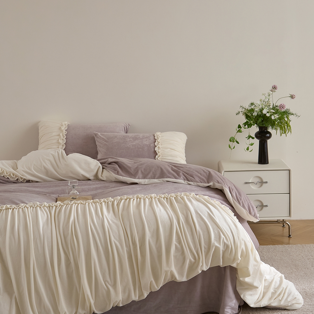 91家纺网 家纺一手货源 找家纺 ONE TWO ONE 121 【德芙绒】  2025秋冬新款牛奶绒 德芙绒宝宝绒 婴儿绒短毛绒四件套床单被套-安妮 安妮-紫