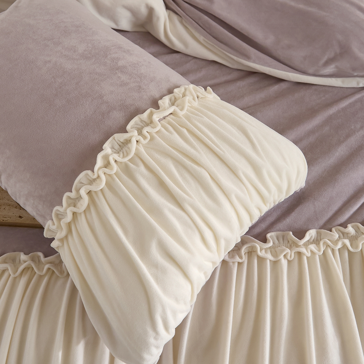 91家纺网 家纺一手货源 找家纺 ONE TWO ONE 121 【德芙绒】  2025秋冬新款牛奶绒 德芙绒宝宝绒 婴儿绒短毛绒四件套床单被套-安妮 安妮-紫