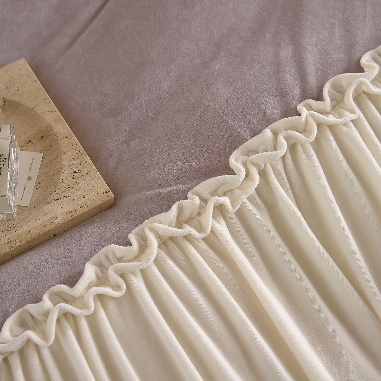 91家纺网 家纺一手货源 找家纺 ONE TWO ONE 121 【德芙绒】  2025秋冬新款牛奶绒 德芙绒宝宝绒 婴儿绒短毛绒四件套床单被套-安妮 安妮-紫