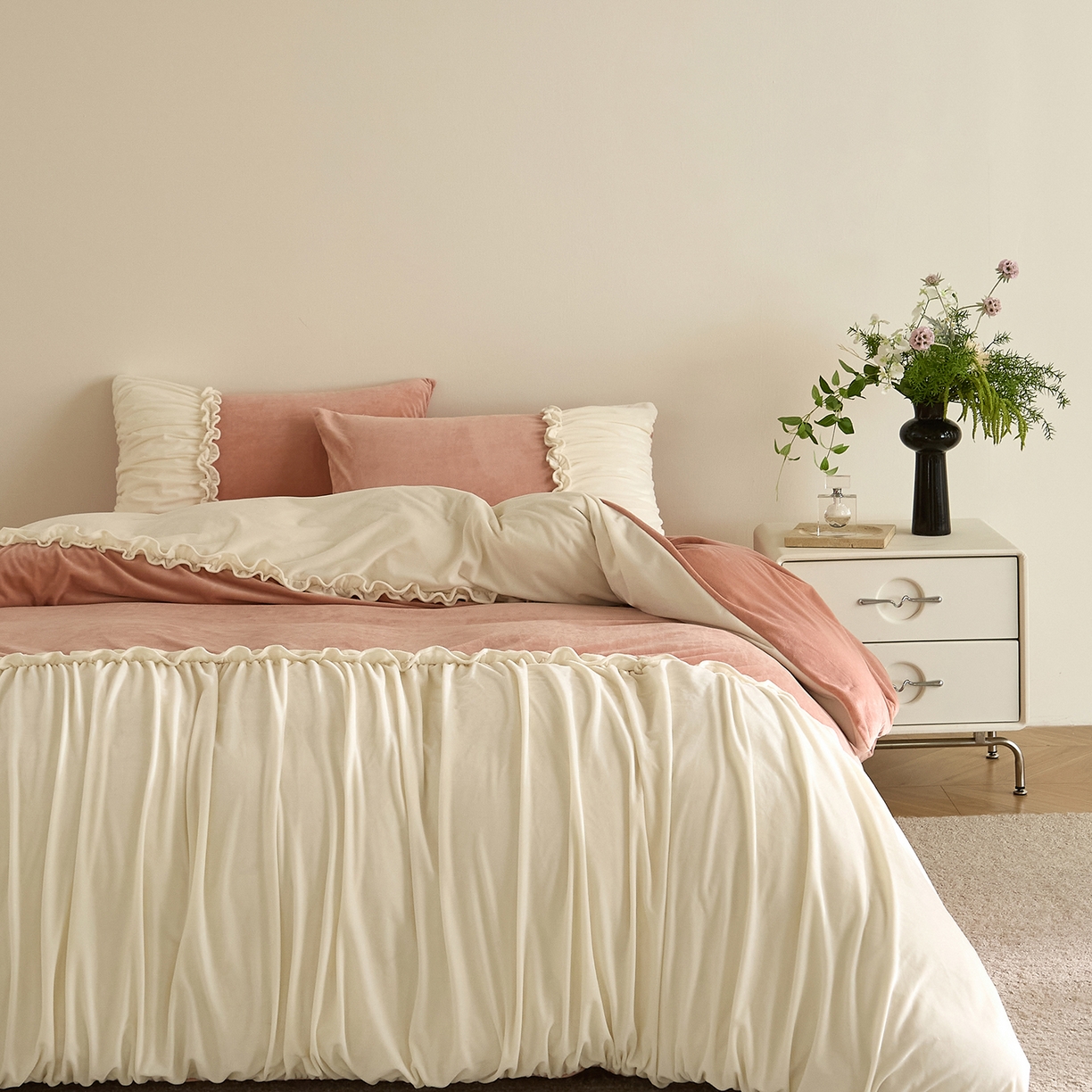 91家纺网 家纺一手货源 找家纺 ONE TWO ONE 121 【德芙绒】  2025秋冬新款牛奶绒 德芙绒宝宝绒 婴儿绒短毛绒四件套床单被套-安妮 安妮-粉