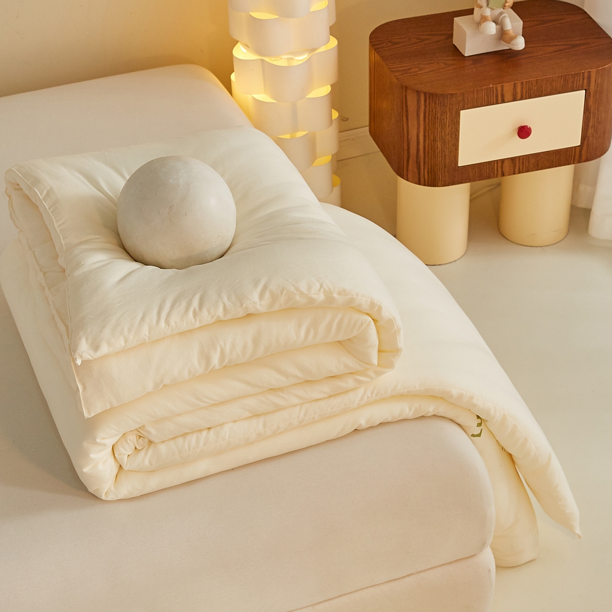 91家纺网 家纺一手货源 找家纺 帕芬鸟家纺 2025新款熊猫糯糯被子被芯 熊猫-米白