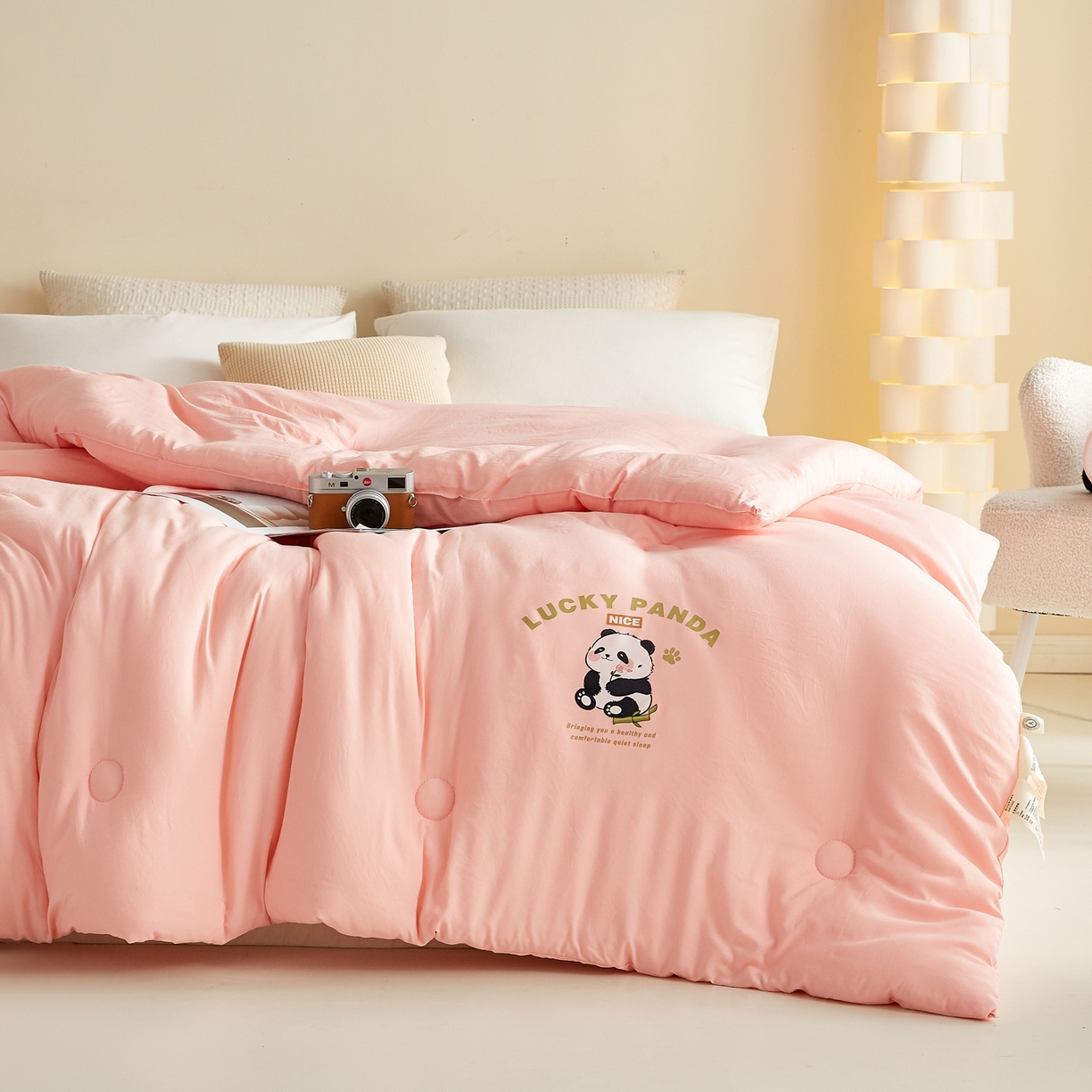 91家纺网 家纺一手货源 找家纺 帕芬鸟家纺 2025新款熊猫糯糯被子被芯 熊猫-粉色