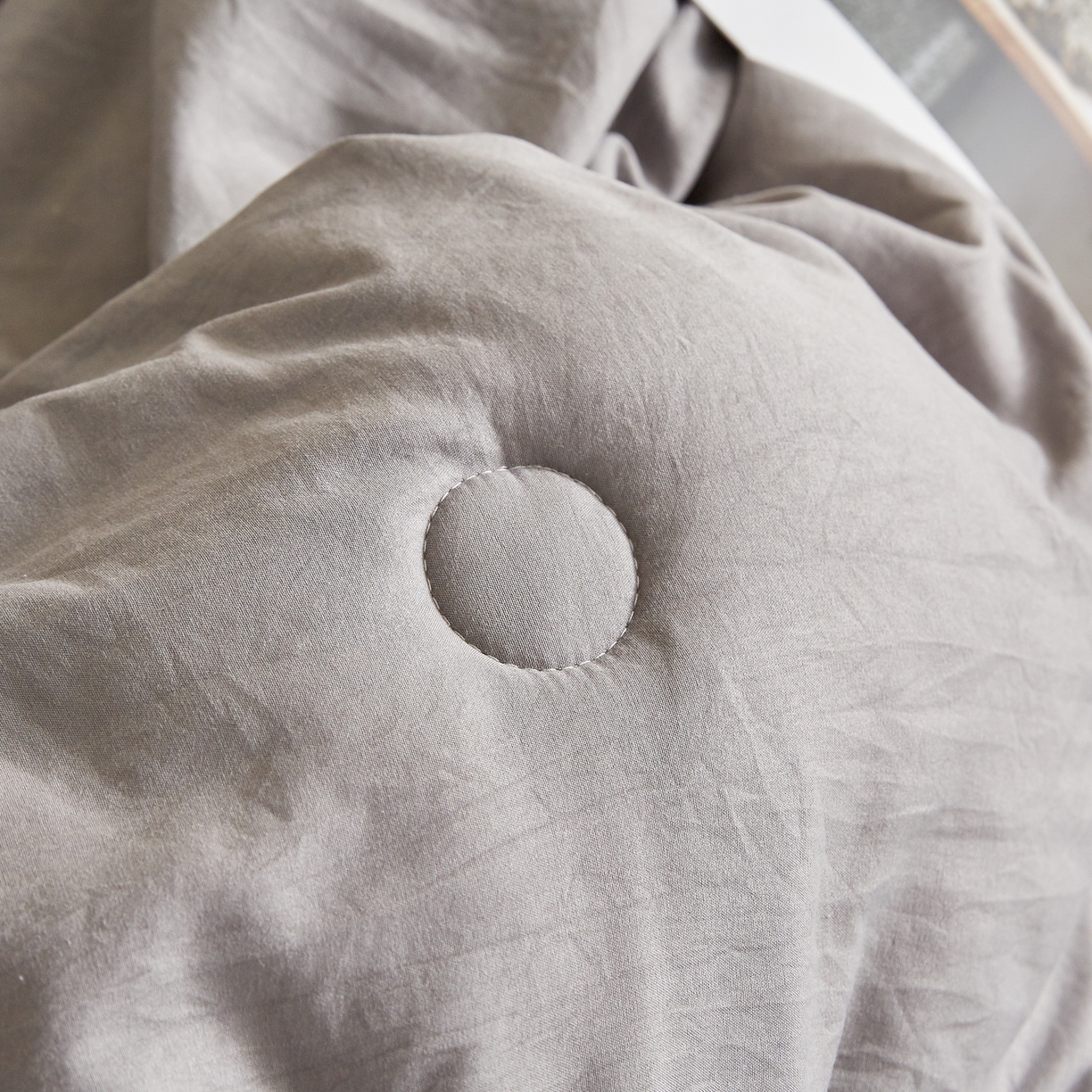 91家纺网 家纺一手货源 找家纺 帕芬鸟家纺 2025新款熊猫糯糯被子被芯 熊猫-灰色