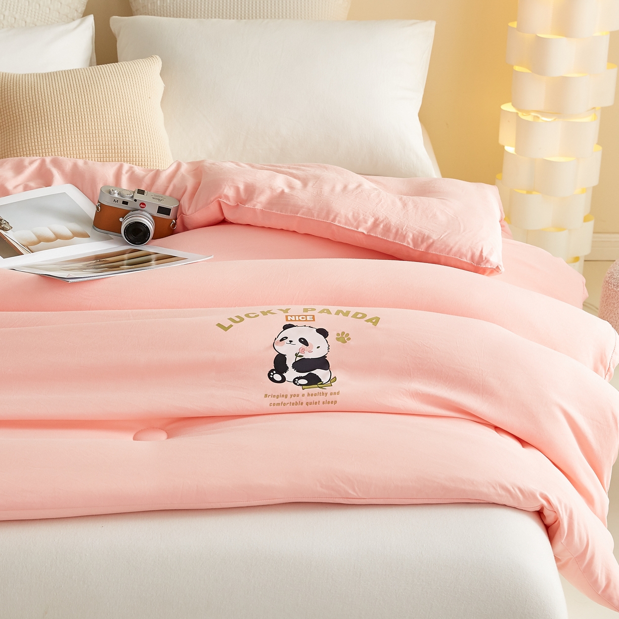 91家纺网 家纺一手货源 找家纺 帕芬鸟家纺 2025新款熊猫糯糯被子被芯 熊猫-粉色