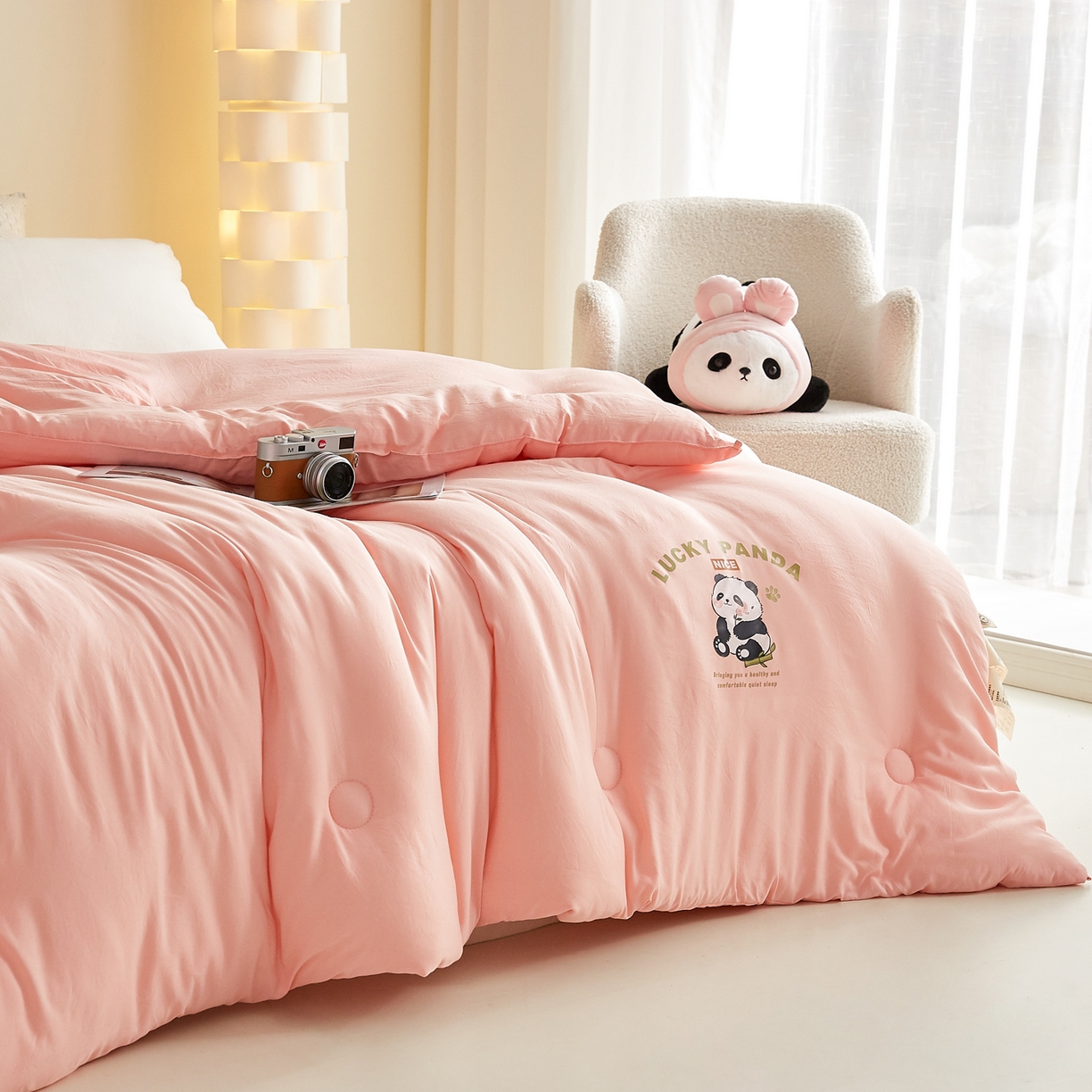 91家纺网 家纺一手货源 找家纺 帕芬鸟家纺 2025新款熊猫糯糯被子被芯 熊猫-粉色