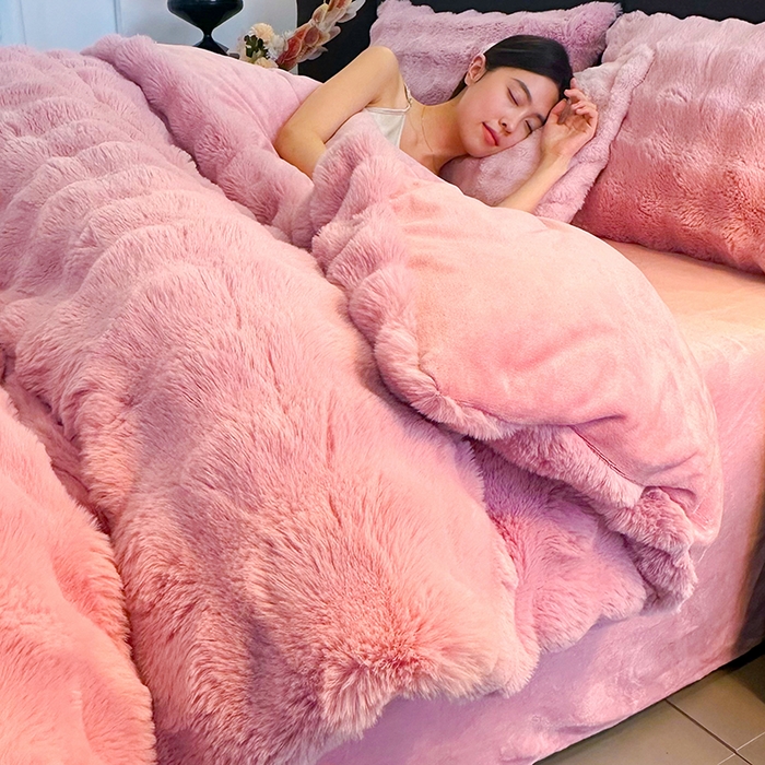 91家纺网 家纺一手货源 找家纺 无瑕家居 2025新款兔兔绒印花四件套 豆沙粉