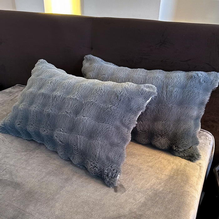 91家纺网 家纺一手货源 找家纺 无瑕家居 2025新款兔兔绒印花四件套 淡雅灰