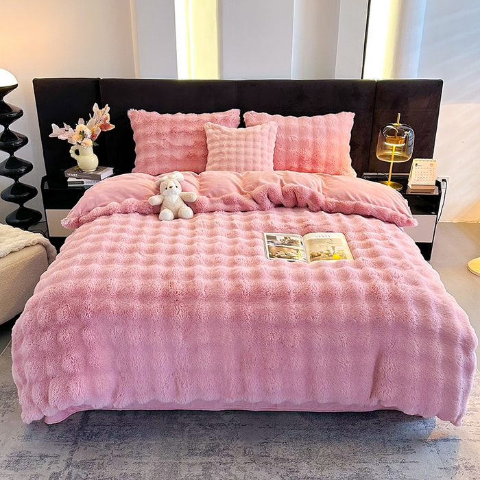 91家纺网 家纺一手货源 找家纺 无瑕家居 2025新款兔兔绒印花四件套 豆沙粉