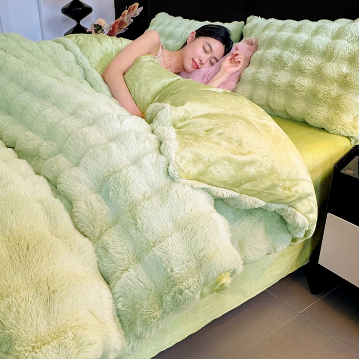 91家纺网 家纺一手货源 找家纺 无瑕家居 青青绿0青青绿5新款兔兔绒印花四件套 青青绿