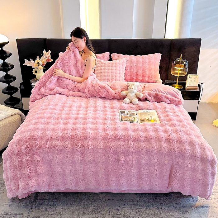 91家纺网 家纺一手货源 找家纺 无瑕家居 2025新款兔兔绒印花四件套 豆沙粉