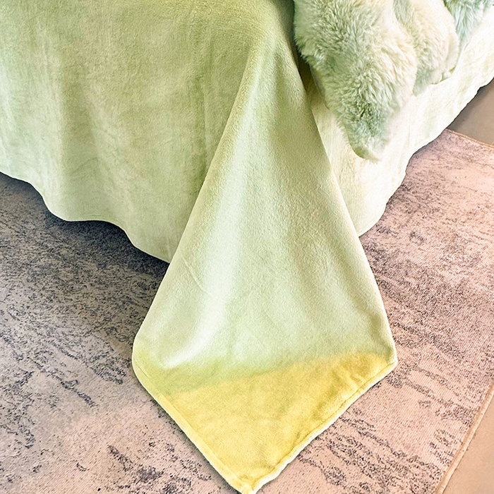 91家纺网 家纺一手货源 找家纺 无瑕家居 青青绿0青青绿5新款兔兔绒印花四件套 青青绿