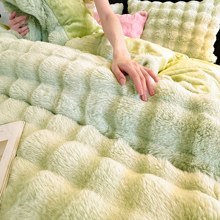 91家纺网 家纺一手货源 找家纺 无瑕家居 青青绿0青青绿5新款兔兔绒印花四件套 青青绿