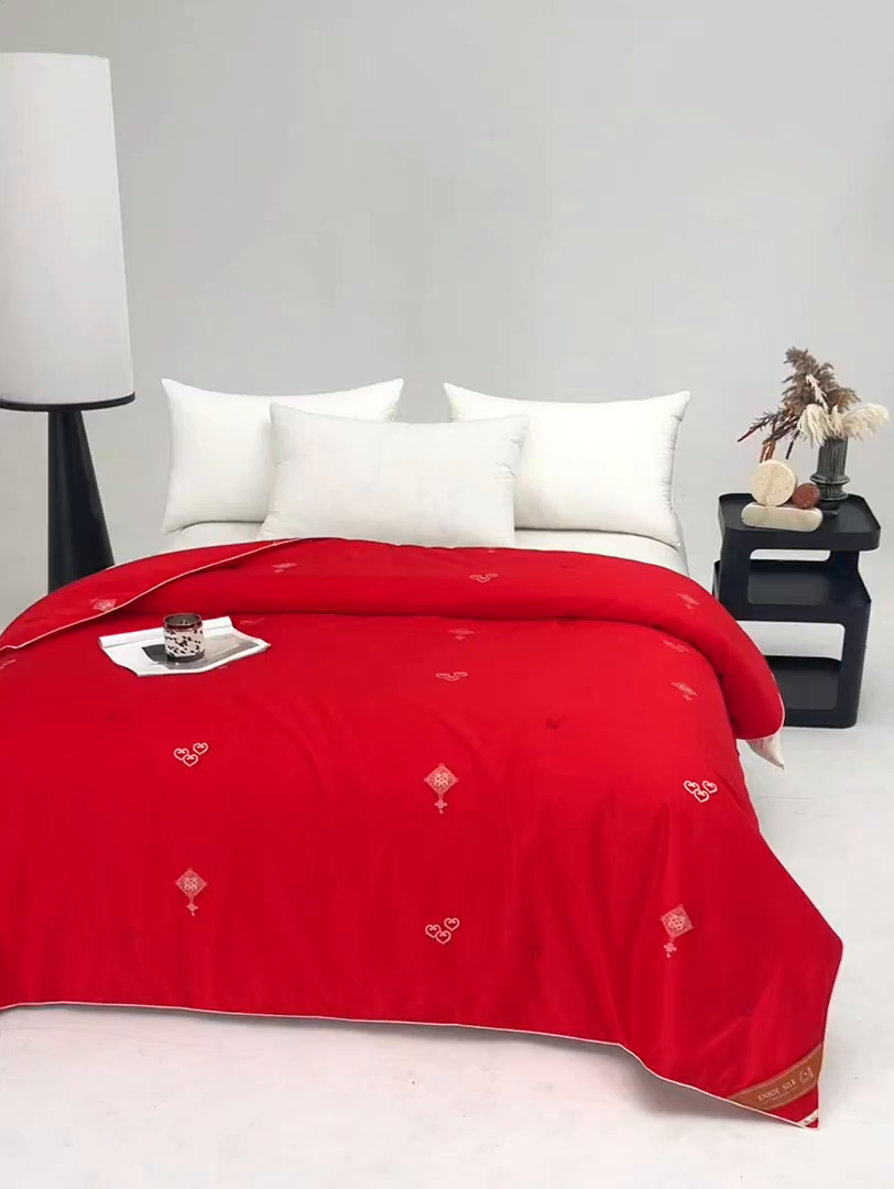 91家纺网 家纺一手货源 找家纺 茧月家纺 新款亲肤舒适蚕丝被子被芯-喜结连理 红色