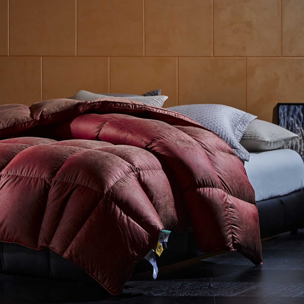 91家纺网 家纺一手货源 找家纺 暖羽屋羽绒馆 2025新款婚庆鹅绒丝被芯 双人喜被 婚庆羽绒被2米 双人加厚春秋被子结婚被褥 繁星 红