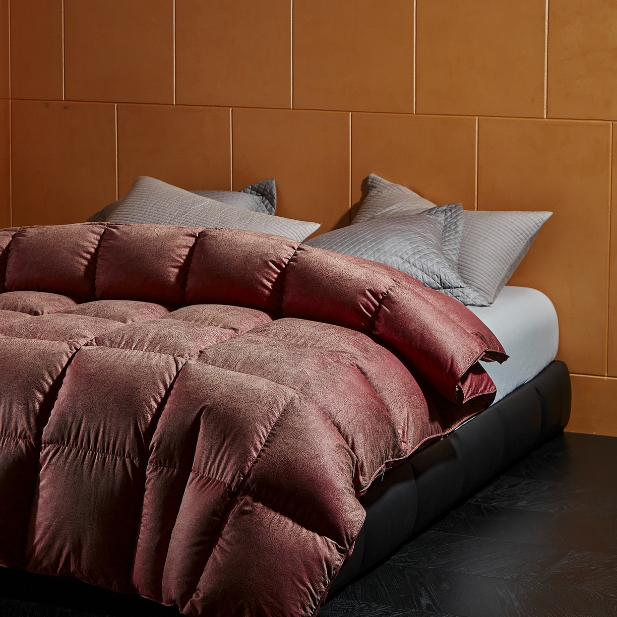 91家纺网 家纺一手货源 找家纺 暖羽屋羽绒馆 2025新款婚庆鹅绒丝被芯 双人喜被 婚庆羽绒被2米 双人加厚春秋被子结婚被褥 繁星 红 B面