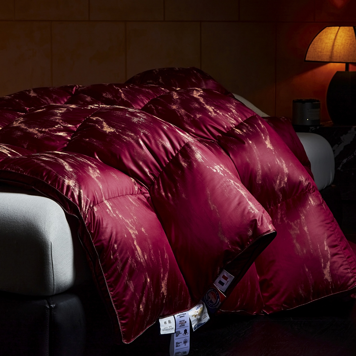 91家纺网 家纺一手货源 找家纺 暖羽屋羽绒馆 2025新款婚庆鹅绒丝被芯 双人喜被 婚庆羽绒被2米 双人加厚春秋被子结婚被褥 峰峦 涟漪红