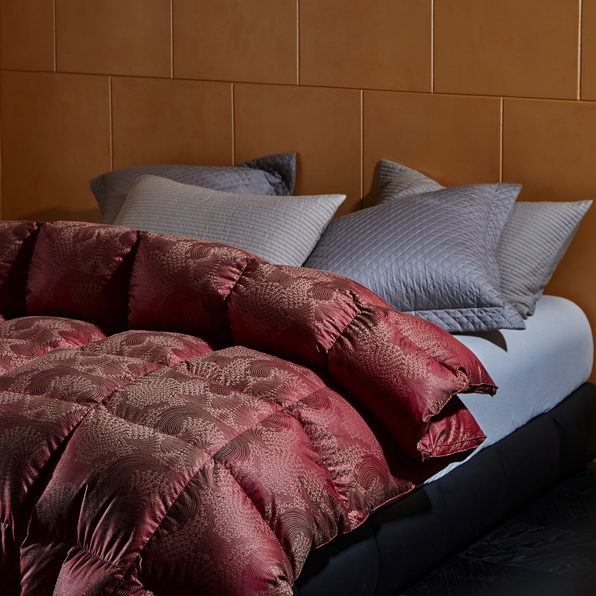 91家纺网 家纺一手货源 找家纺 暖羽屋羽绒馆 2025新款婚庆鹅绒丝被芯 双人喜被 婚庆羽绒被2米 双人加厚春秋被子结婚被褥 恋羽 红