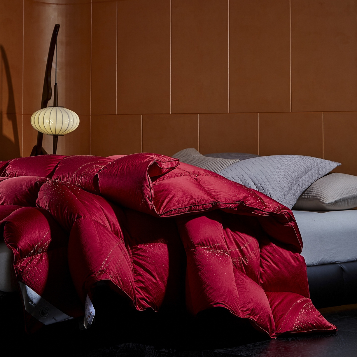 91家纺网 家纺一手货源 找家纺 暖羽屋羽绒馆 2025新款婚庆鹅绒丝被芯 双人喜被 婚庆羽绒被2米 双人加厚春秋被子结婚被褥 莫罗尔 红