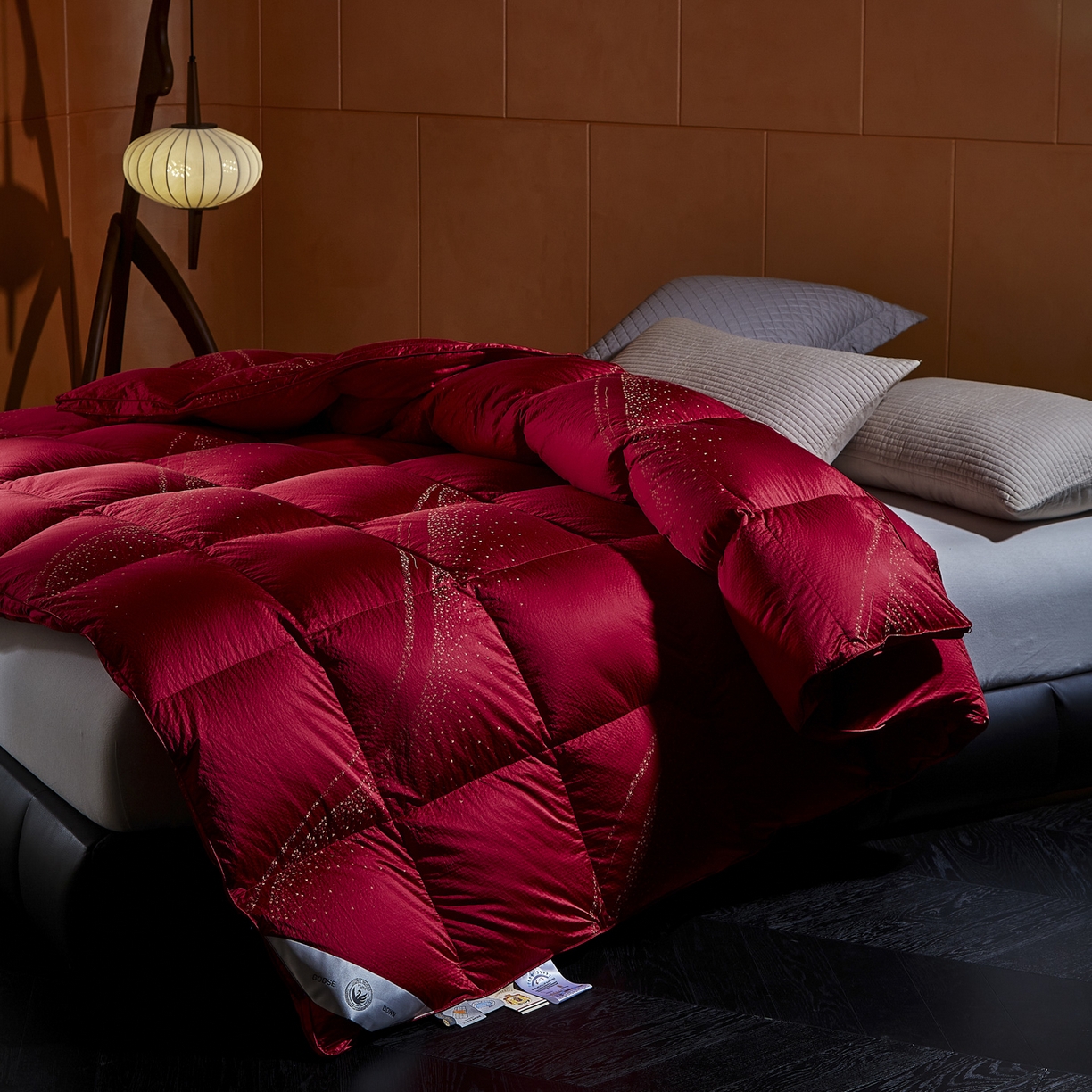 91家纺网 家纺一手货源 找家纺 暖羽屋羽绒馆 2025新款婚庆鹅绒丝被芯 双人喜被 婚庆羽绒被2米 双人加厚春秋被子结婚被褥 莫罗尔 红