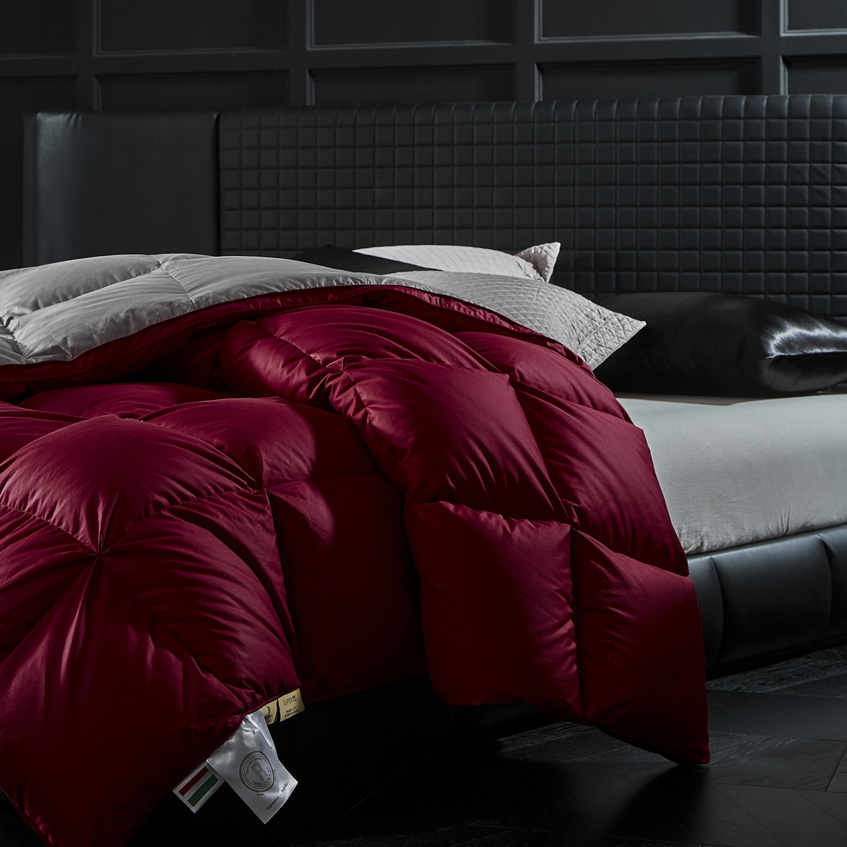 91家纺网 家纺一手货源 找家纺 暖羽屋羽绒馆 2025新款婚庆鹅绒丝被芯 双人喜被 婚庆羽绒被2米 双人加厚春秋被子结婚被褥 怦然心动 红