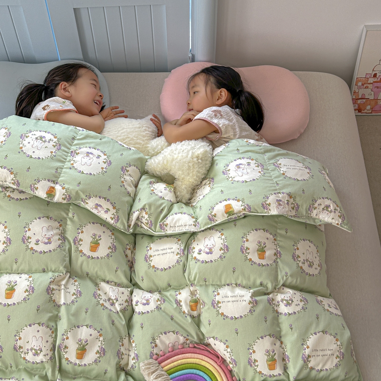 91家纺网 家纺一手货源 找家纺 暖羽屋羽绒馆 2025新款95白鸭绒儿童羽绒被 学生白鸭绒被芯 1.5米春秋被 婴幼儿冬被羽绒被 青青小兔