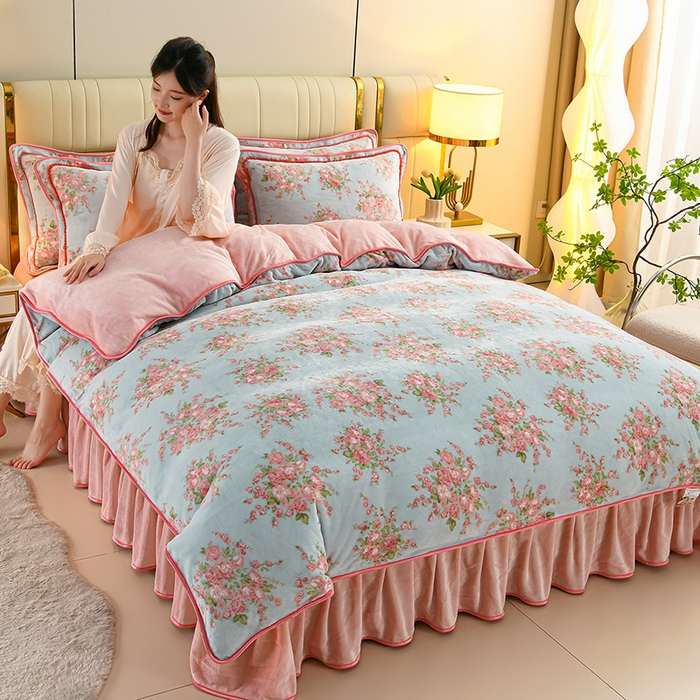 91家纺网 家纺一手货源 找家纺 沐妍家纺 2025新款8斤加厚保暖金貂绒牛奶绒印花四件套 爱丽丝