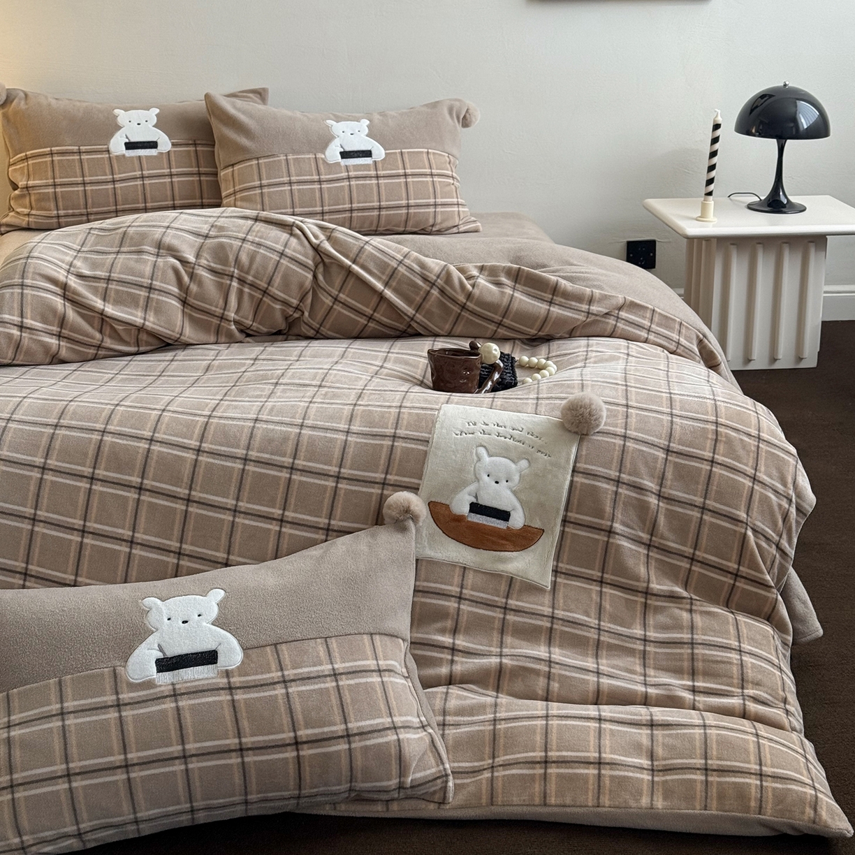 91家纺网 家纺一手货源 找家纺 （总）艾唯希家纺 2025新款超柔蒂芙尼卡通贴布绣工艺四件套牛奶绒-卡通系列