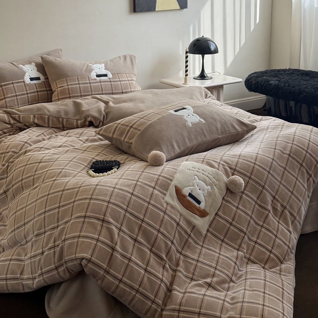 91家纺网 家纺一手货源 找家纺 （总）艾唯希家纺 2025新款超柔蒂芙尼卡通贴布绣工艺四件套牛奶绒-卡通系列