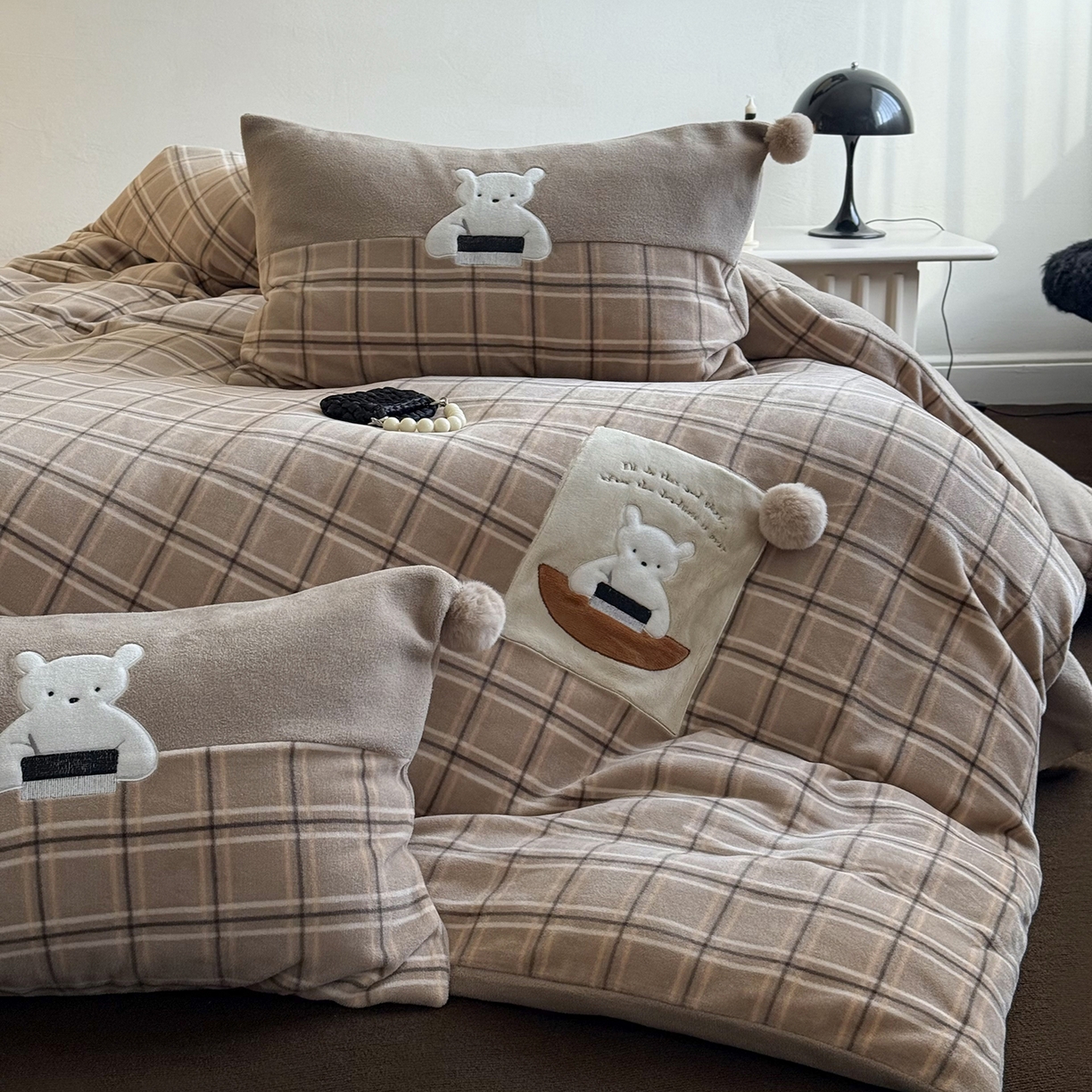 91家纺网 家纺一手货源 找家纺 （总）艾唯希家纺 2025新款超柔蒂芙尼卡通贴布绣工艺四件套牛奶绒-卡通系列