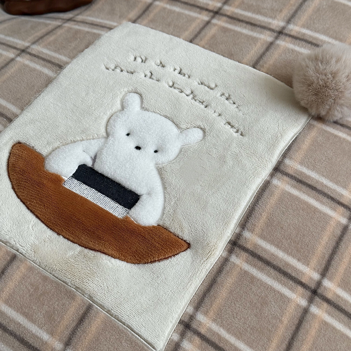 91家纺网 家纺一手货源 找家纺 （总）艾唯希家纺 2025新款超柔蒂芙尼卡通贴布绣工艺四件套牛奶绒-卡通系列