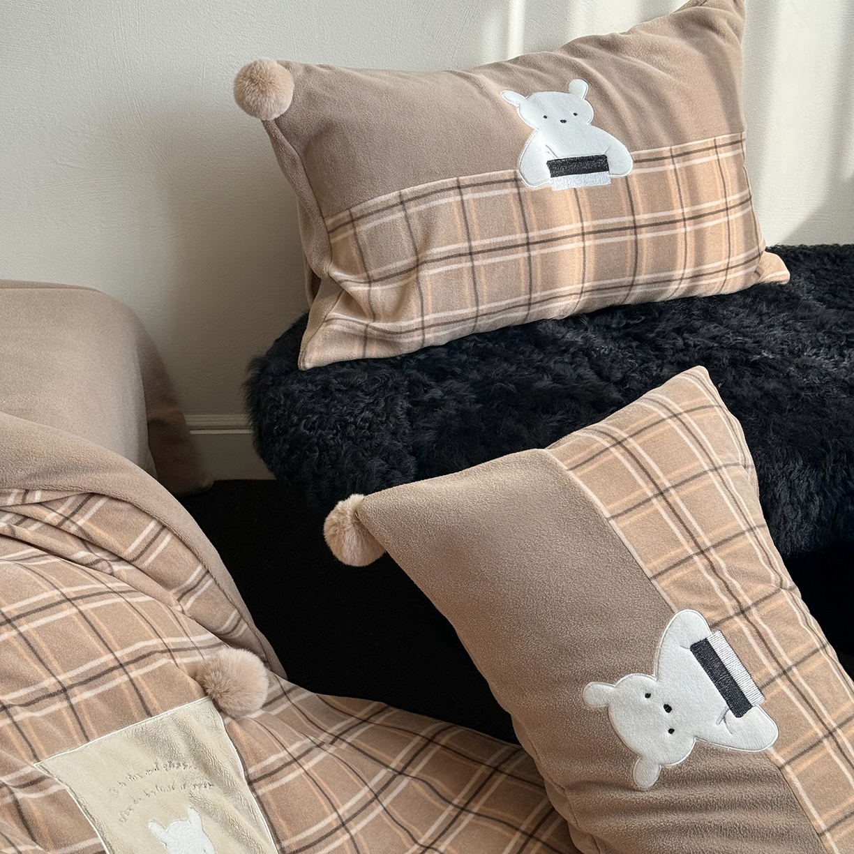 91家纺网 家纺一手货源 找家纺 （总）艾唯希家纺 2025新款超柔蒂芙尼卡通贴布绣工艺四件套牛奶绒-卡通系列