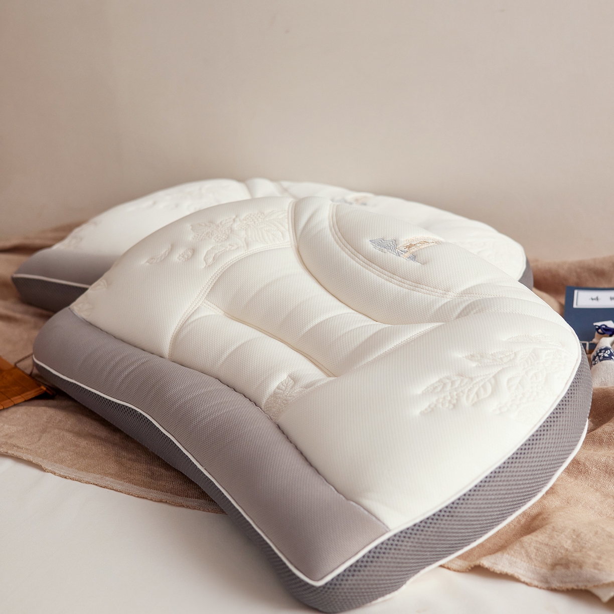 91家纺网 家纺一手货源 找家纺 宇诺家纺 2025新款舒适亲肤五子草本枕头枕芯 五子草本枕1100g