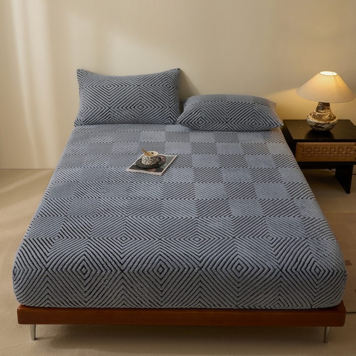 91家纺网 家纺一手货源 找家纺 欧邦 2025新款提花暖阳绒单床笠 苍穹蓝