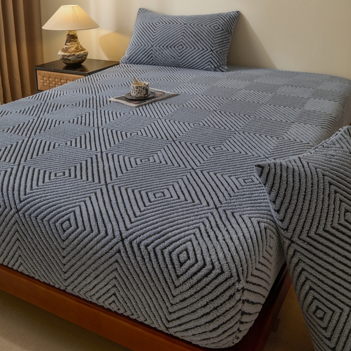 91家纺网 家纺一手货源 找家纺 欧邦 2025新款提花暖阳绒单床笠 苍穹蓝