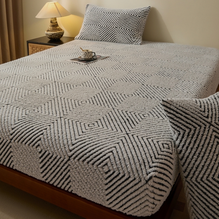 91家纺网 家纺一手货源 找家纺 欧邦 2025新款提花暖阳绒单床笠 初雪白