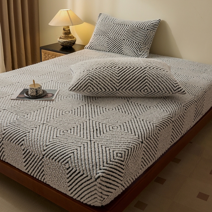 91家纺网 家纺一手货源 找家纺 欧邦 2025新款提花暖阳绒单床笠 初雪白