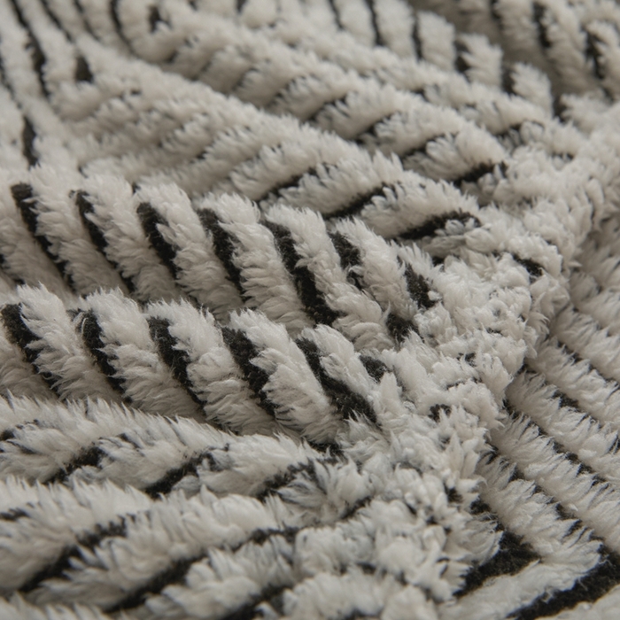 91家纺网 家纺一手货源 找家纺 欧邦 2025新款提花暖阳绒单床笠 初雪白