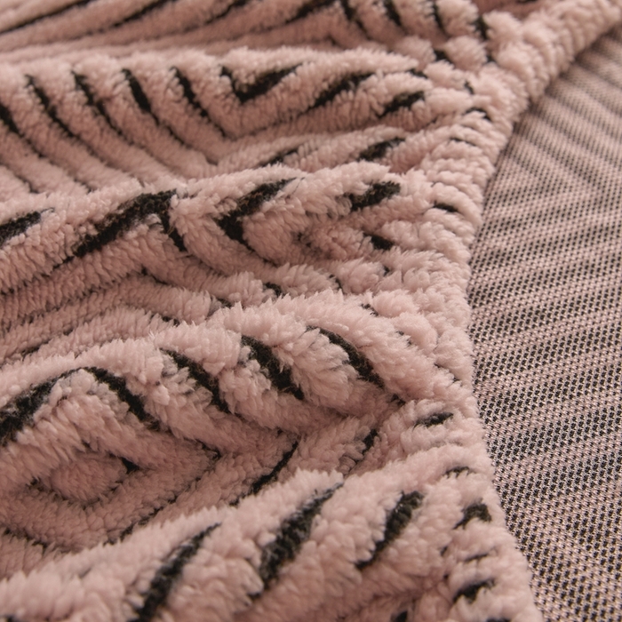 91家纺网 家纺一手货源 找家纺 欧邦 2025新款提花暖阳绒单床笠 海棠粉