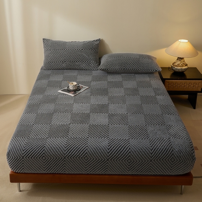 91家纺网 家纺一手货源 找家纺 欧邦 2025新款提花暖阳绒单床笠 慕斯灰