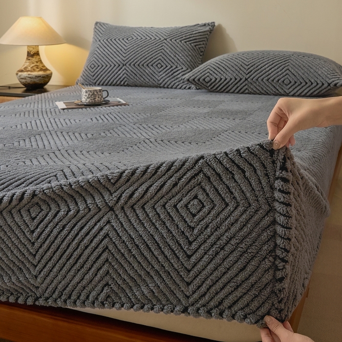 91家纺网 家纺一手货源 找家纺 欧邦 2025新款提花暖阳绒单床笠 慕斯灰