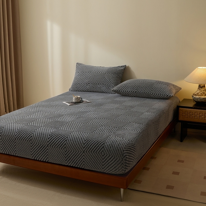 91家纺网 家纺一手货源 找家纺 欧邦 2025新款提花暖阳绒单床笠 慕斯灰